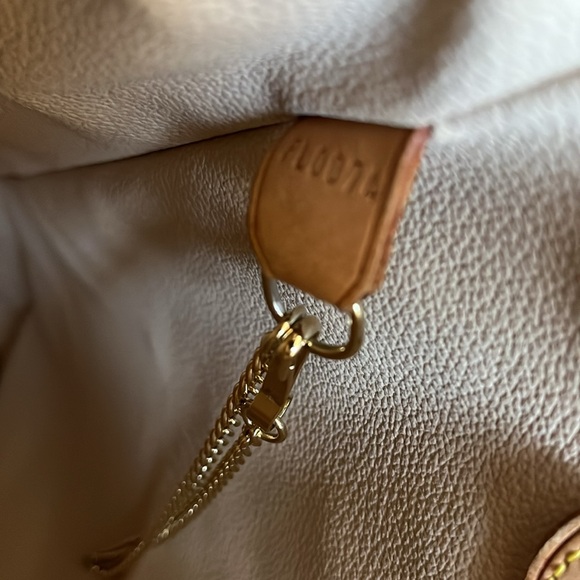 EUC Louis Vuitton Vintage Bucket Bag withh Dustbag! - Picture 9 of 14